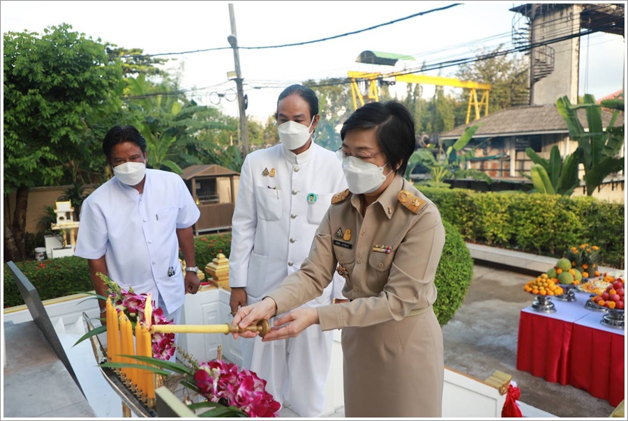 กรมบังคับคดีจัดพิธีบวงสรวงท่านท้าวมหาพรหมและศาลตายาย เนื่องในวันคล้ายวันสถาปนากรมบังคับคดี ครบรอบ 48 ปี